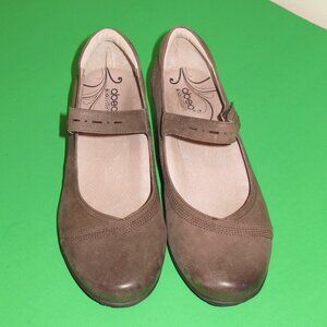 Abeo Nala Neutral Mary Jane Womens Pumps Shoes Heels Size 8N Brown Leather